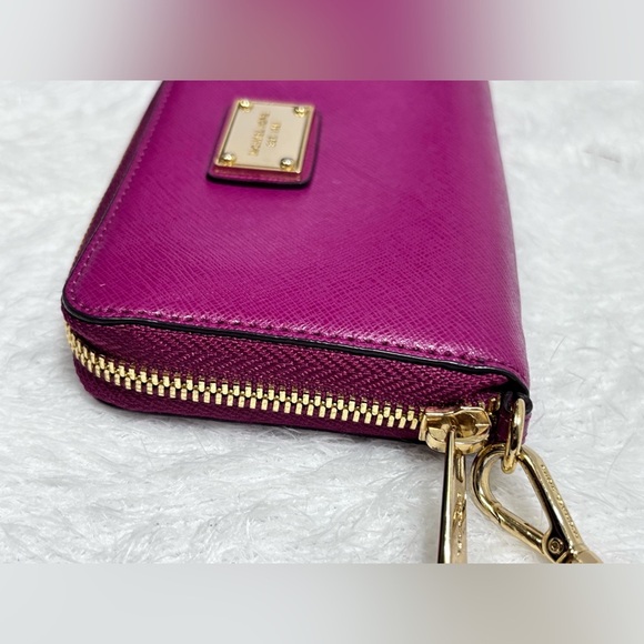 MICHAEL Michael Kors Purple and Gold Clutch Wristlet 🌷 - Picture 5 of 11